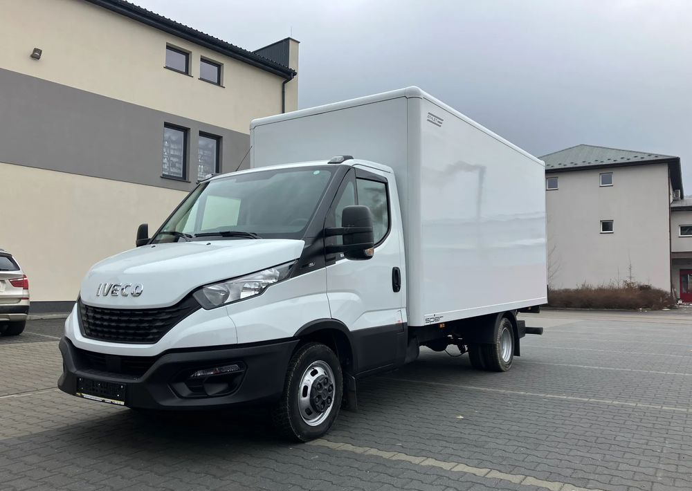 Iveco DAILY 35C16 kontener kurierka winda STAN PERFEKCYJNY - Фургон с закрытым кузовом: фото 1 Iveco DAILY 35C16 kontener kurierka winda STAN PERFEKCYJNY - Фургон с закрытым кузовом: фото 1