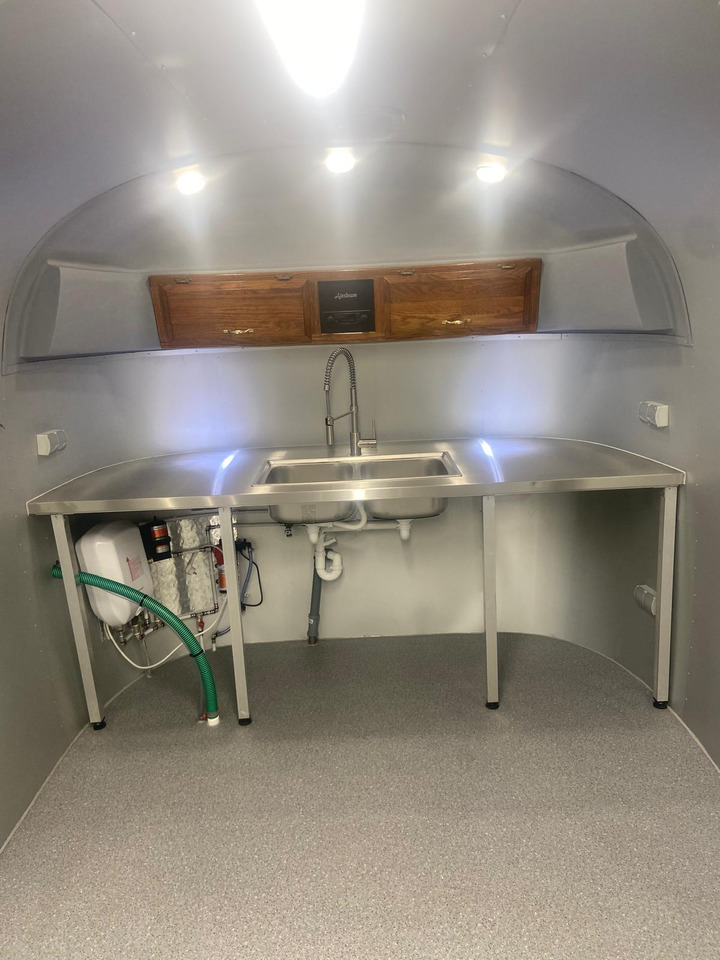 Торговый прицеп 1992 Airstream Classic 1992 Airstream Classic – Fully Rebuilt Vintage Travel Trailer: фото 21