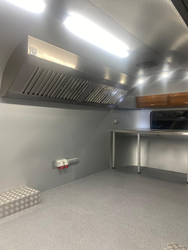 Торговый прицеп 1992 Airstream Classic 1992 Airstream Classic – Fully Rebuilt Vintage Travel Trailer: фото 30