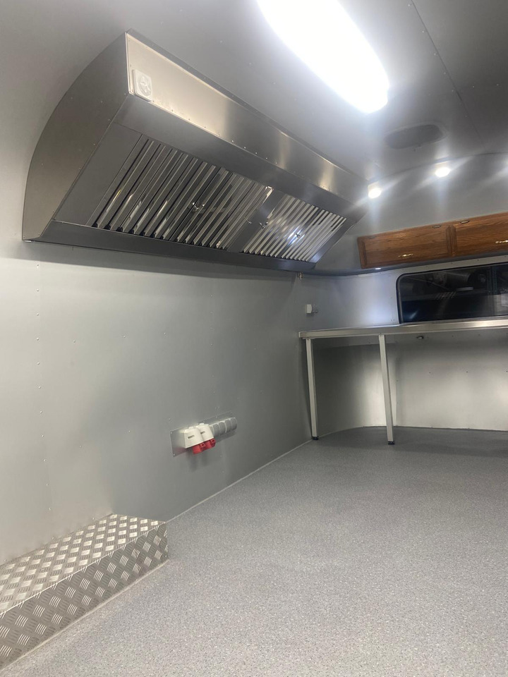 Торговый прицеп 1992 Airstream Classic 1992 Airstream Classic – Fully Rebuilt Vintage Travel Trailer: фото 16