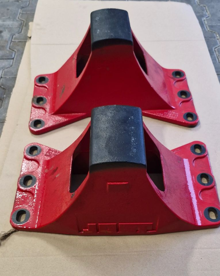 JOST ŁAPA ŁAPY SIODŁA 250mm - Двигатель для Грузовиков: фото 1 JOST ŁAPA ŁAPY SIODŁA 250mm - Двигатель для Грузовиков: фото 1