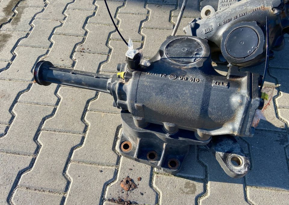 Kolumna kierownicza MAN TGX TGS euro 6 przekładnia - Рулевой механизм для Грузовиков: фото 2 Kolumna kierownicza MAN TGX TGS euro 6 przekładnia - Рулевой механизм для Грузовиков: фото 2