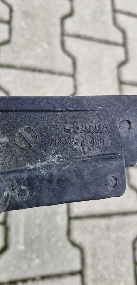 SCANIA R S UCHWYT RĄCZKA PODSZYBIE 26804511 - Кузов и экстерьер для Грузовиков: фото 2 SCANIA R S UCHWYT RĄCZKA PODSZYBIE 26804511 - Кузов и экстерьер для Грузовиков: фото 2