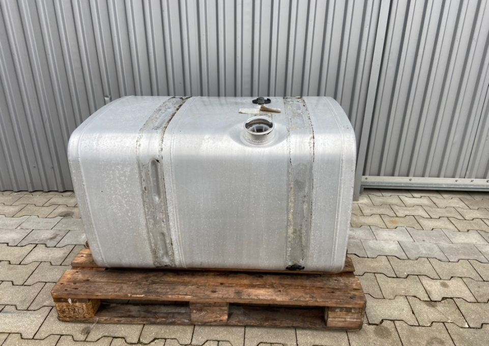 Zbiornik paliwa MAN TGX TGS 375 litrów bak - Топливный бак для Грузовиков: фото 1 Zbiornik paliwa MAN TGX TGS 375 litrów bak - Топливный бак для Грузовиков: фото 1