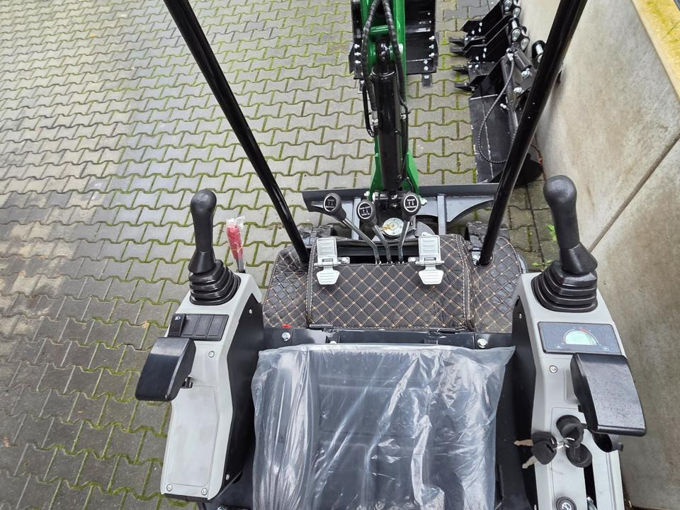 Black Friday Minibagger 1,4t Schnellwechsler 18,5 KW Löffelpaket - Мини-экскаватор: фото 4 Black Friday Minibagger 1,4t Schnellwechsler 18,5 KW Löffelpaket - Мини-экскаватор: фото 4