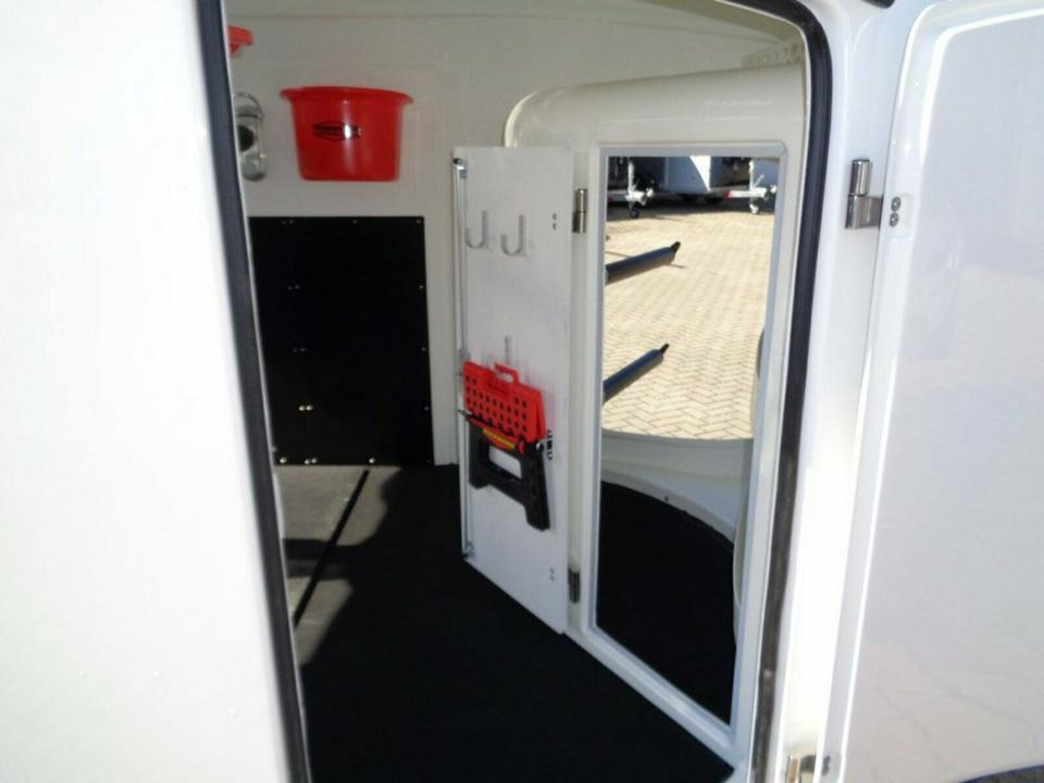 Böckmann Grand Master, WCF, 2,7 to. 100 km/h,Videoüberwachung, - Прицеп-коневоз: фото 5 Böckmann Grand Master, WCF, 2,7 to. 100 km/h,Videoüberwachung, - Прицеп-коневоз: фото 5