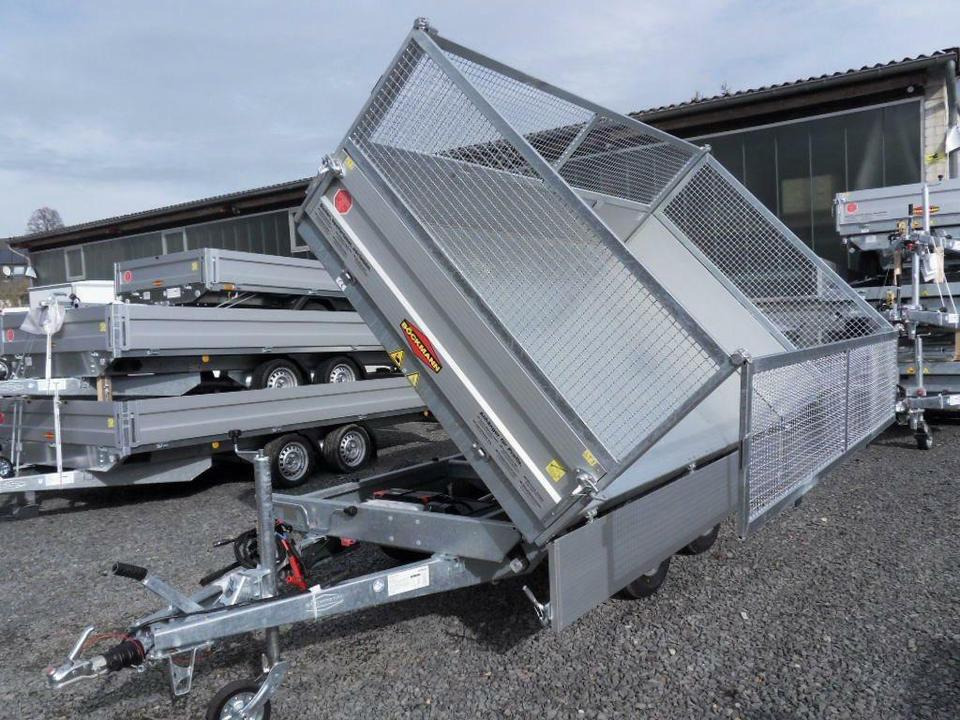 Böckmann PKW-Anhänger, Elektro-Dreiseitenkipper, 3,5to. - Самосвальный прицеп: фото 1 Böckmann PKW-Anhänger, Elektro-Dreiseitenkipper, 3,5to. - Самосвальный прицеп: фото 1