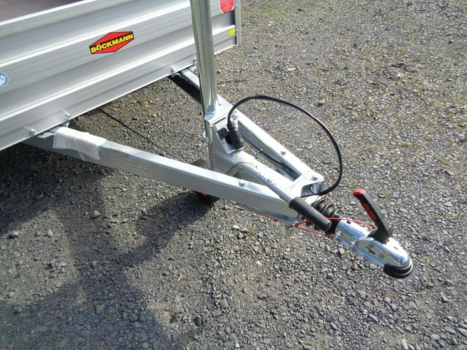 Böckmann PKW-Anhänger Tieflader - Tandem 2,0 t - Прицеп бортовой/ Платформа: фото 4 Böckmann PKW-Anhänger Tieflader - Tandem 2,0 t - Прицеп бортовой/ Платформа: фото 4