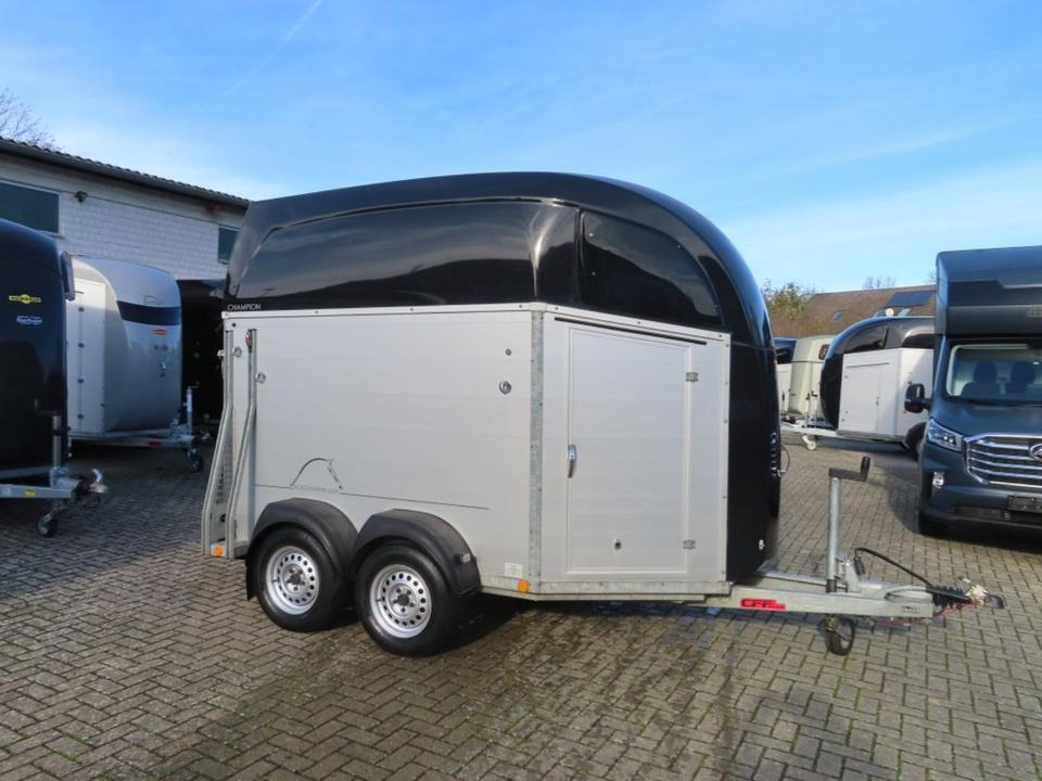 Böckmann, Pferdeanhänger, Champion R, top, SaKa. 100 km/h - Прицеп-коневоз: фото 2 Böckmann, Pferdeanhänger, Champion R, top, SaKa. 100 km/h - Прицеп-коневоз: фото 2