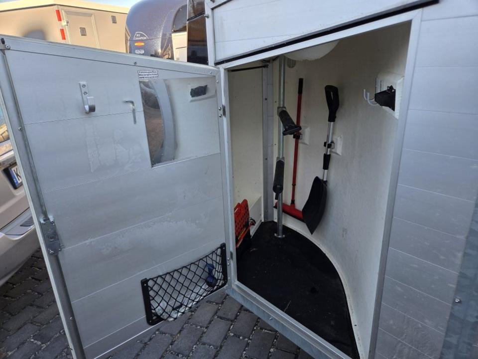 Böckmann, Pferdeanhänger, Champion R, top, SaKa. 100 km/h - Прицеп-коневоз: фото 2 Böckmann, Pferdeanhänger, Champion R, top, SaKa. 100 km/h - Прицеп-коневоз: фото 2