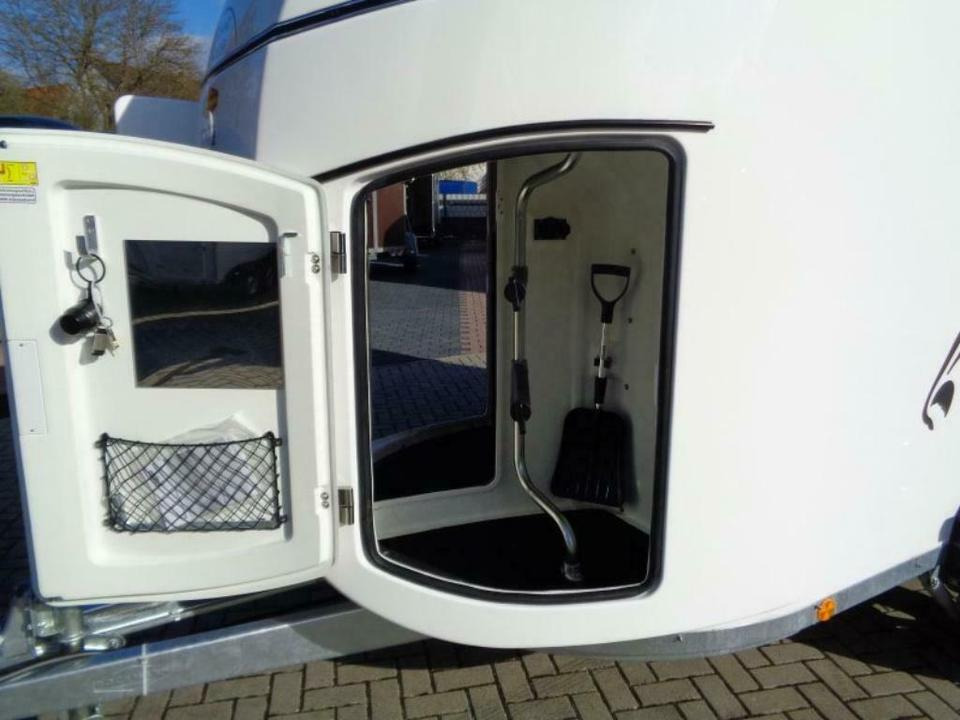 Böckmann, Pferdeanhänger, Grand Master SR, WCF, 100 km/h - Прицеп-коневоз: фото 4 Böckmann, Pferdeanhänger, Grand Master SR, WCF, 100 km/h - Прицеп-коневоз: фото 4