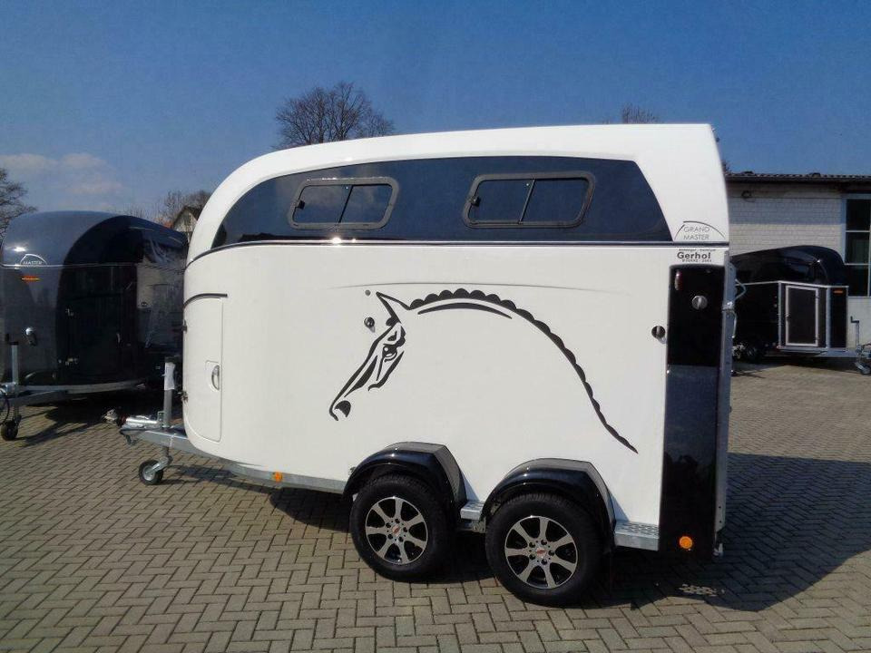 Böckmann, Pferdeanhänger, Grand Master SR, WCF, 100 km/h - Прицеп-коневоз: фото 3 Böckmann, Pferdeanhänger, Grand Master SR, WCF, 100 km/h - Прицеп-коневоз: фото 3