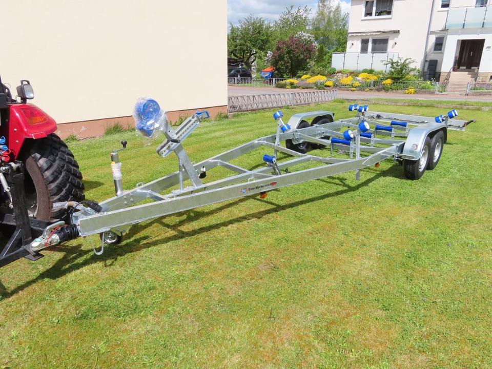 Böckmann - TPV PKW Anhänger Bootstrailer 2,7 to. Bootsanhänger - Лодочный прицеп: фото 1 Böckmann - TPV PKW Anhänger Bootstrailer 2,7 to. Bootsanhänger - Лодочный прицеп: фото 1