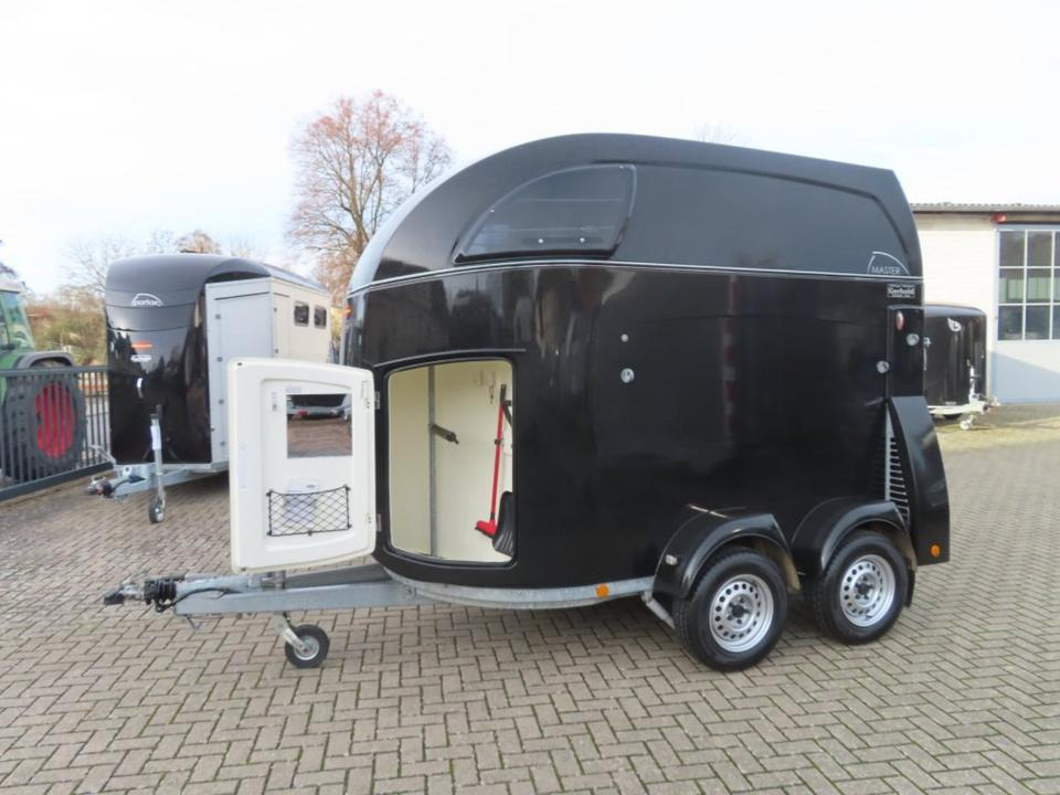 Pferdeanhänger Böckmann Master, Aluboden Sattelkammer 100 Km/h - Прицеп-коневоз: фото 5 Pferdeanhänger Böckmann Master, Aluboden Sattelkammer 100 Km/h - Прицеп-коневоз: фото 5