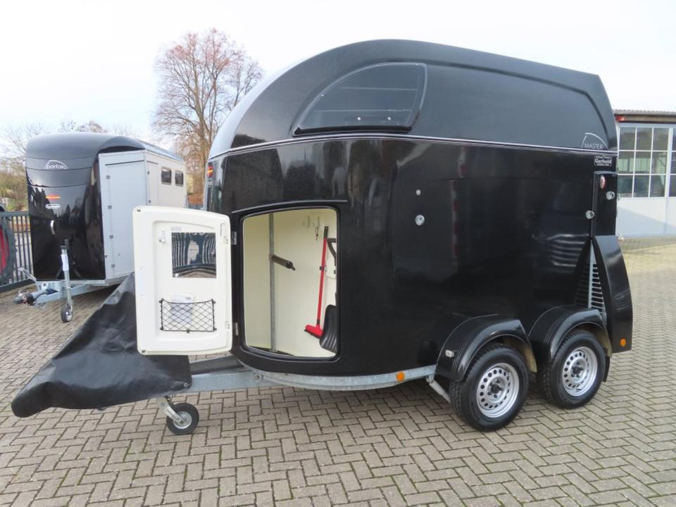 Pferdeanhänger Böckmann Master, Aluboden Sattelkammer 100 Km/h - Прицеп-коневоз: фото 1 Pferdeanhänger Böckmann Master, Aluboden Sattelkammer 100 Km/h - Прицеп-коневоз: фото 1