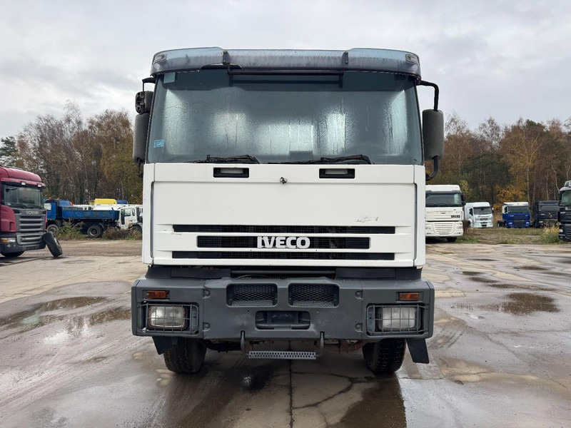 Iveco Eurotrakker 340 E 34 (GRAND PONT / LAMES / POMPE MANUELLE / BOITE MANUELLE / 12 ROUES) - Грузовик-шасси: фото 2 Iveco Eurotrakker 340 E 34 (GRAND PONT / LAMES / POMPE MANUELLE / BOITE MANUELLE / 12 ROUES) - Грузовик-шасси: фото 2