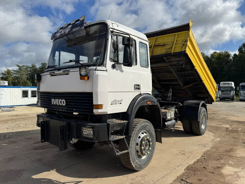 Iveco Magirus 170 - 25 (4X4 / GRAND PONT / LAMES / POMPE MANUELLE) - Самосвал: фото 1 Iveco Magirus 170 - 25 (4X4 / GRAND PONT / LAMES / POMPE MANUELLE) - Самосвал: фото 1