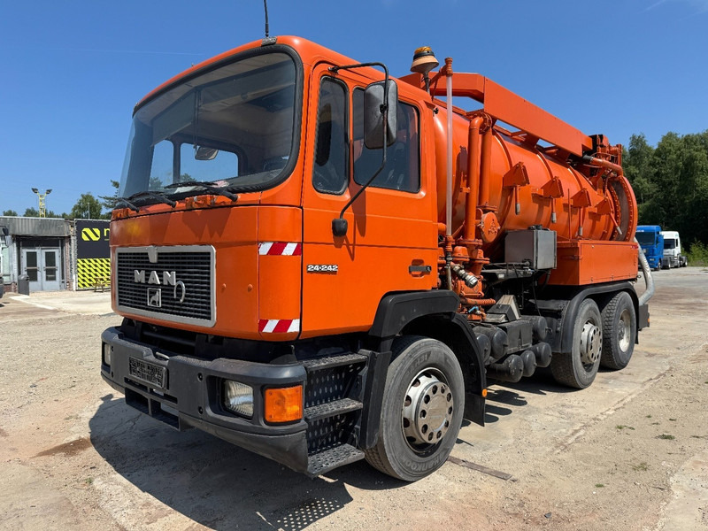 MAN 24.242 (10.000 L / BIG AXLE / 6 CYLINDER WITH MANUAL PUMP / LIKE NEW CONDITION!!!) - Ассенизатор: фото 1 MAN 24.242 (10.000 L / BIG AXLE / 6 CYLINDER WITH MANUAL PUMP / LIKE NEW CONDITION!!!) - Ассенизатор: фото 1
