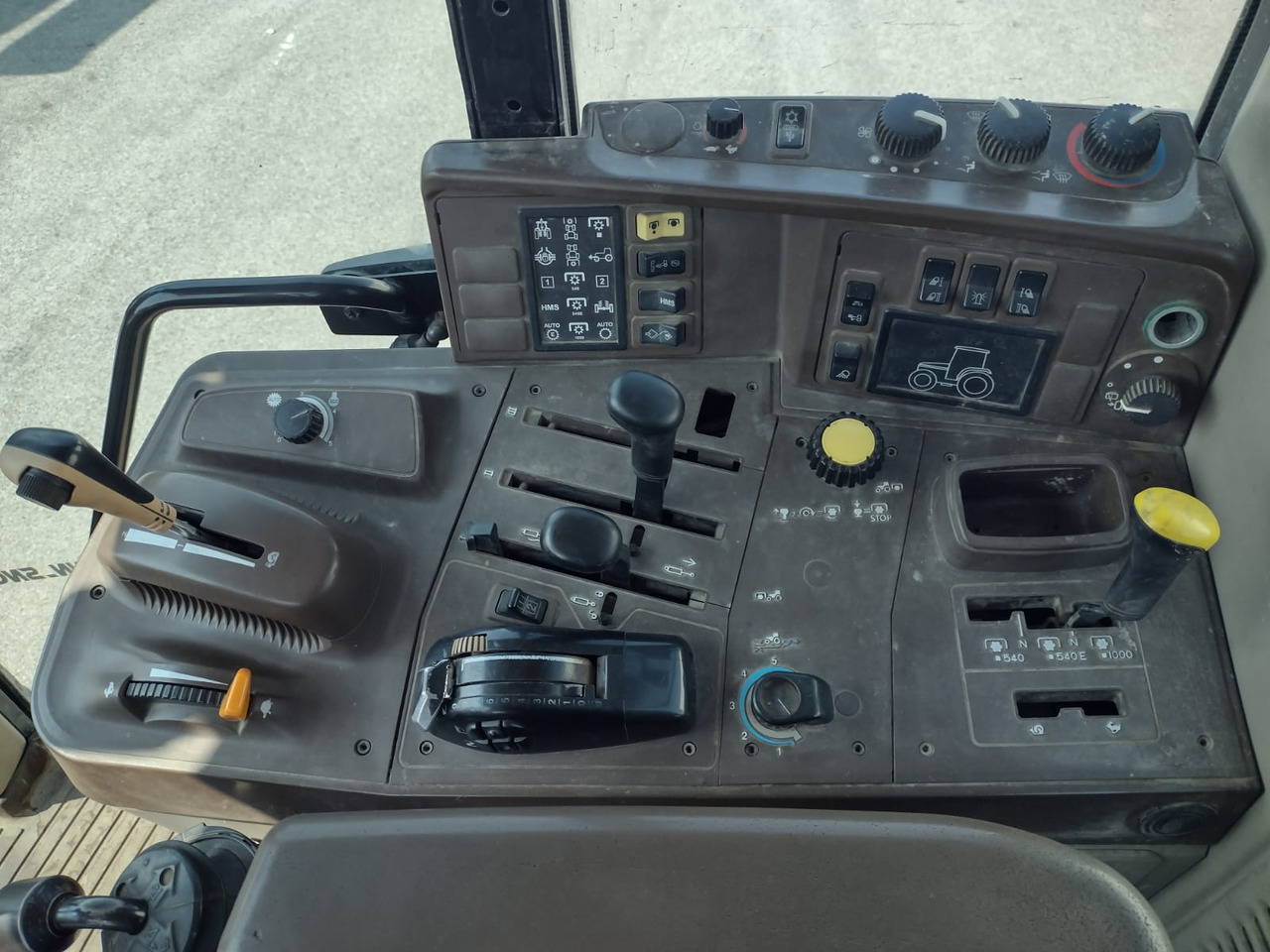 JOHN DEERE 6520 PREMIUM - Трактор: фото 2 JOHN DEERE 6520 PREMIUM - Трактор: фото 2