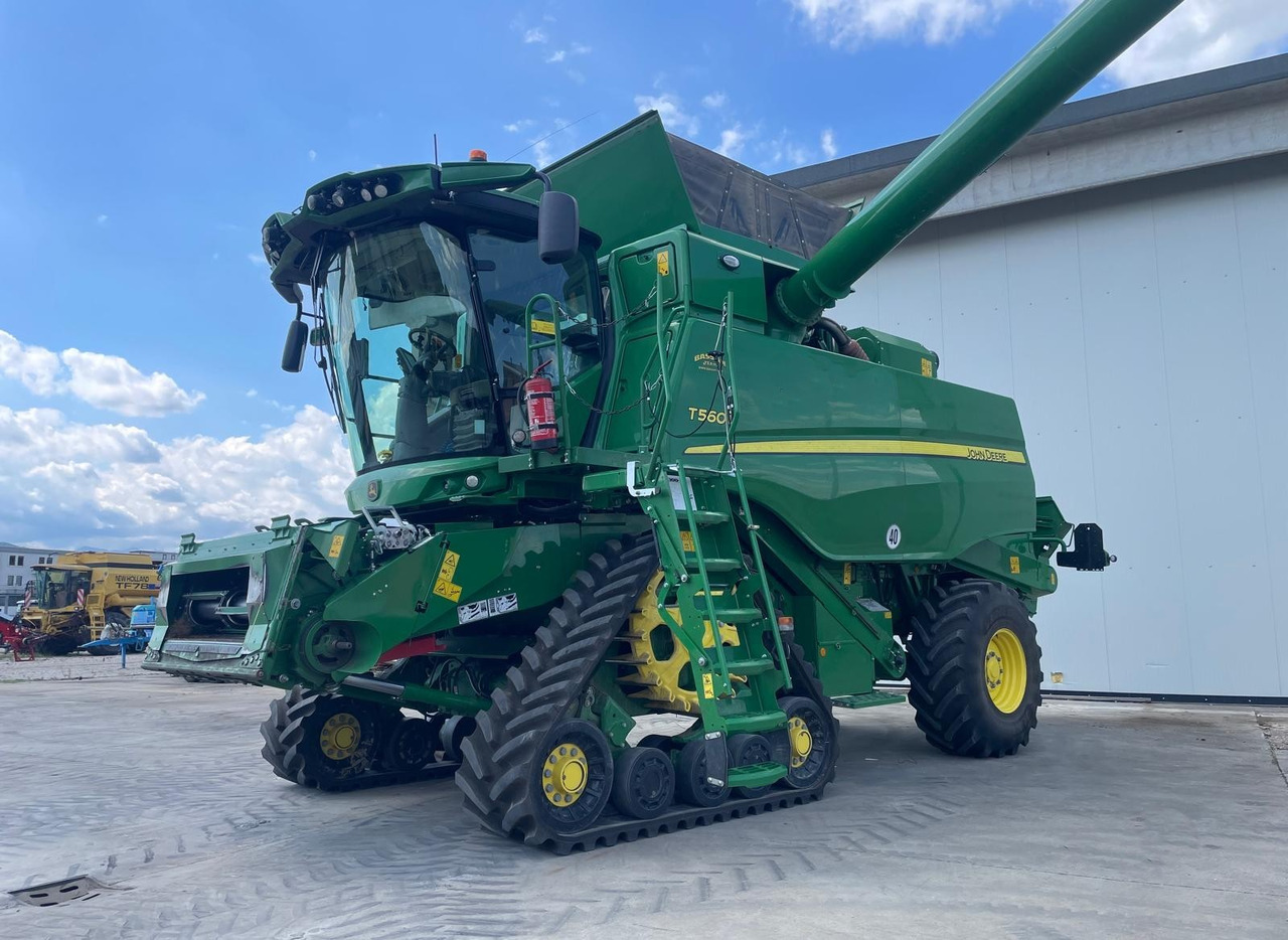 JOHN DEERE MIETITREBBIA T 560 - Зерноуборочный комбайн: фото 1 JOHN DEERE MIETITREBBIA T 560 - Зерноуборочный комбайн: фото 1