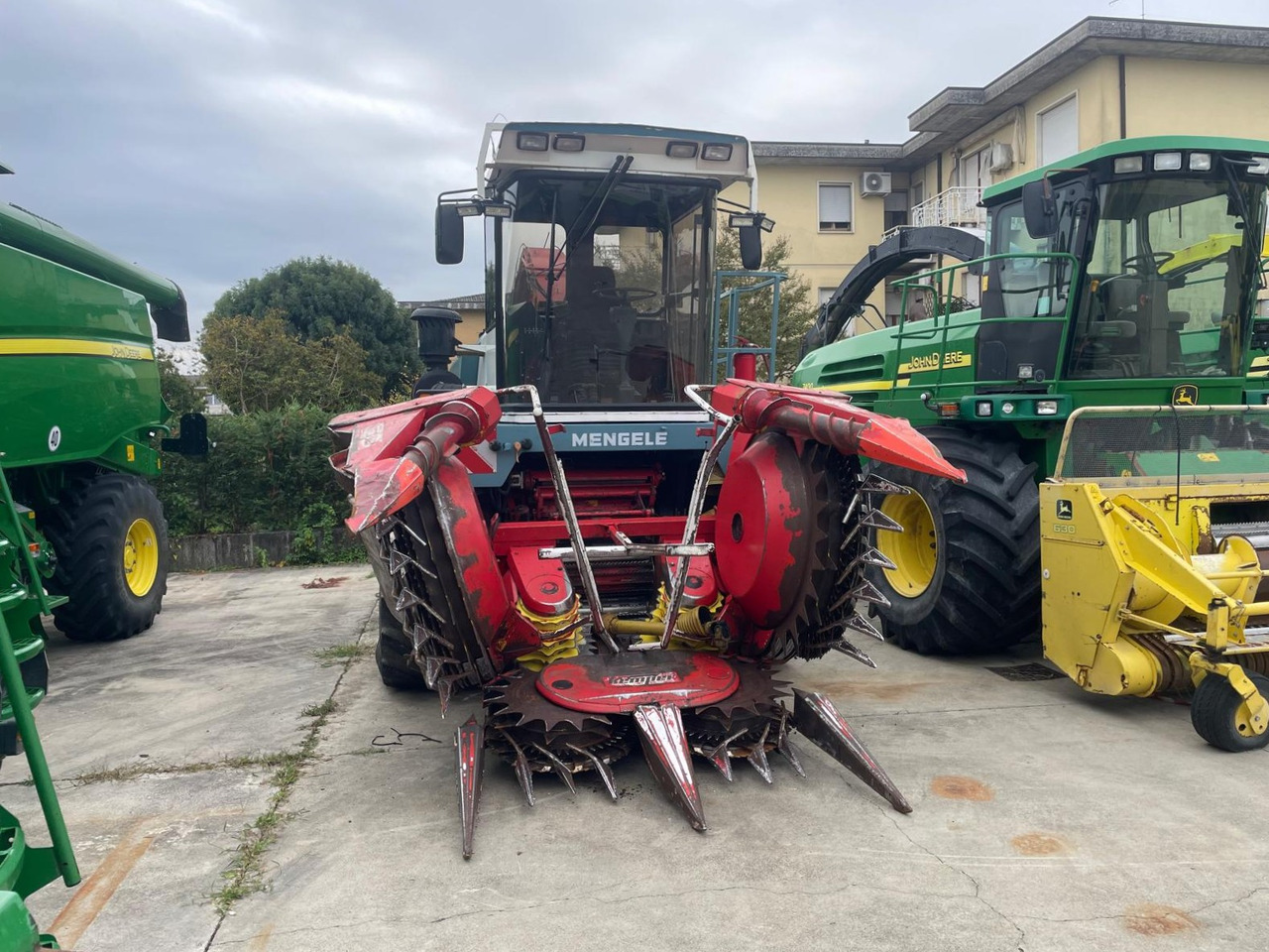 MENGELE TRINCIA SF 6000 - Кормоуборочный комбайн: фото 2 MENGELE TRINCIA SF 6000 - Кормоуборочный комбайн: фото 2