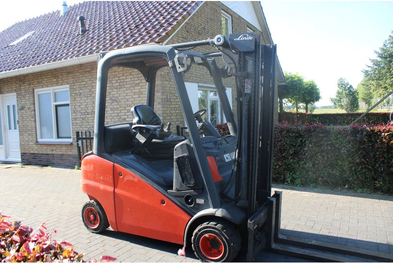 Linde H20D - Вилочный погрузчик: фото 2 Linde H20D - Вилочный погрузчик: фото 2