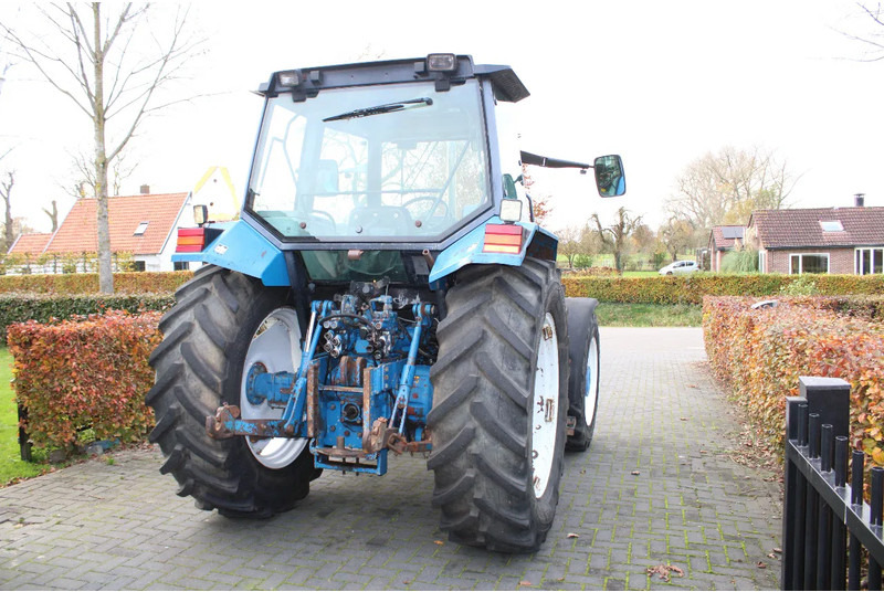 New Holland 6640 met turbo fronthef en front pto - Трактор: фото 4 New Holland 6640 met turbo fronthef en front pto - Трактор: фото 4