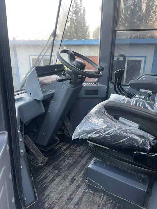 Certified Pre-Owned Komatsu WA380-3 | Heavy-Duty Loader for Mining/ Construction - Price Negotiable! - Колёсный погрузчик: фото 2 Certified Pre-Owned Komatsu WA380-3 | Heavy-Duty Loader for Mining/ Construction - Price Negotiable! - Колёсный погрузчик: фото 2