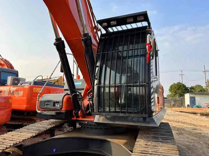 Doosan Construction Equipment Dx300 , Used Earth-moving Machine Doosan Excavator , Doosan Heavy Machines for Sale - Экскаватор: фото 4 Doosan Construction Equipment Dx300 , Used Earth-moving Machine Doosan Excavator , Doosan Heavy Machines for Sale - Экскаватор: фото 4