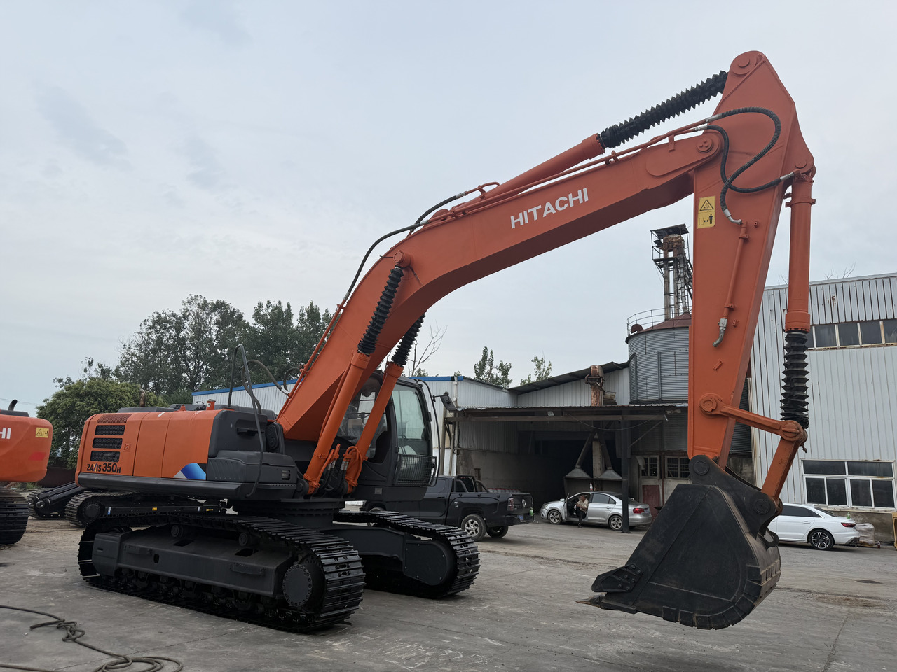 HITACHI 350-5g - Гусеничный экскаватор: фото 5 HITACHI 350-5g - Гусеничный экскаватор: фото 5