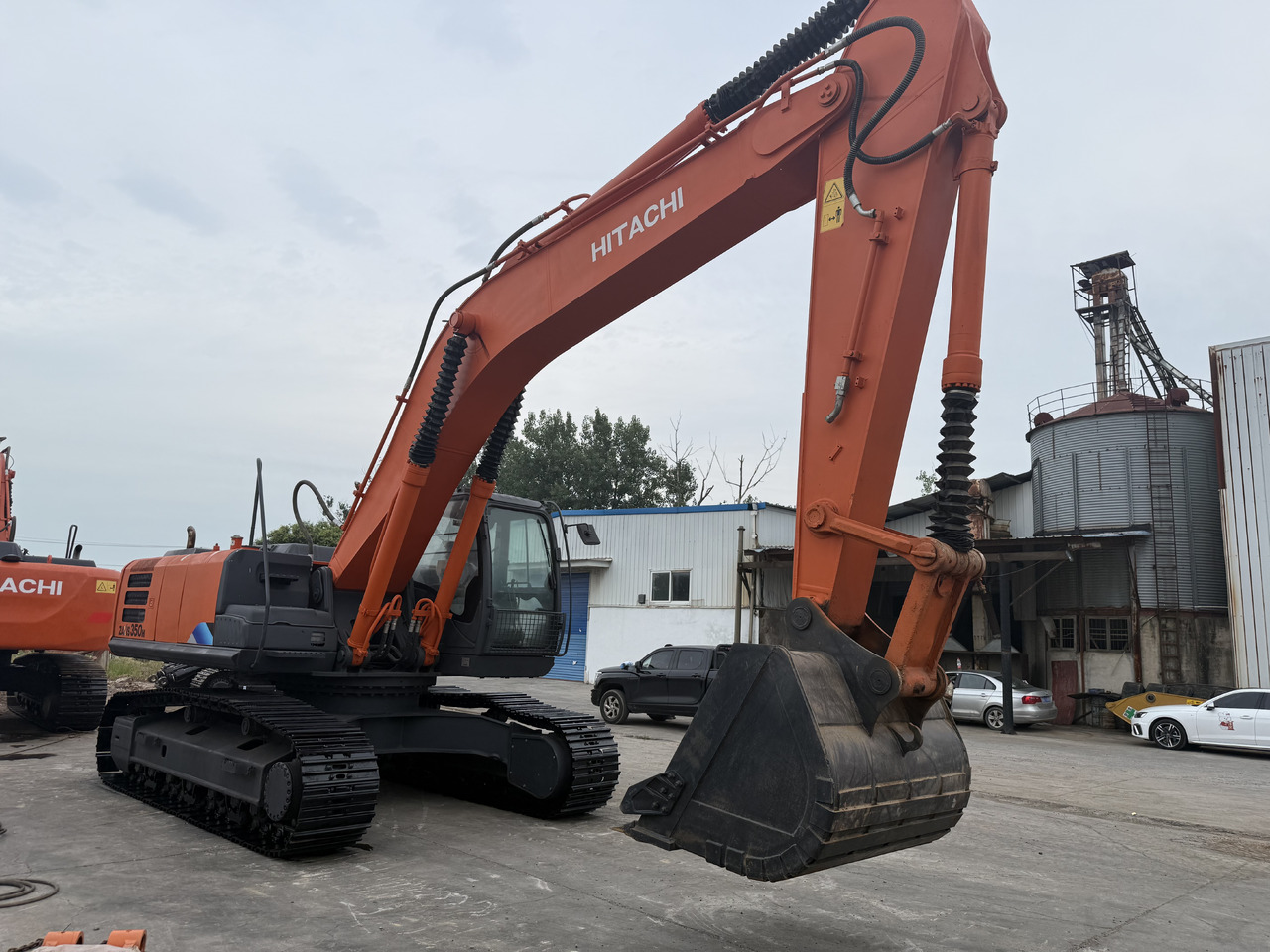 HITACHI 350-5g - Гусеничный экскаватор: фото 4 HITACHI 350-5g - Гусеничный экскаватор: фото 4