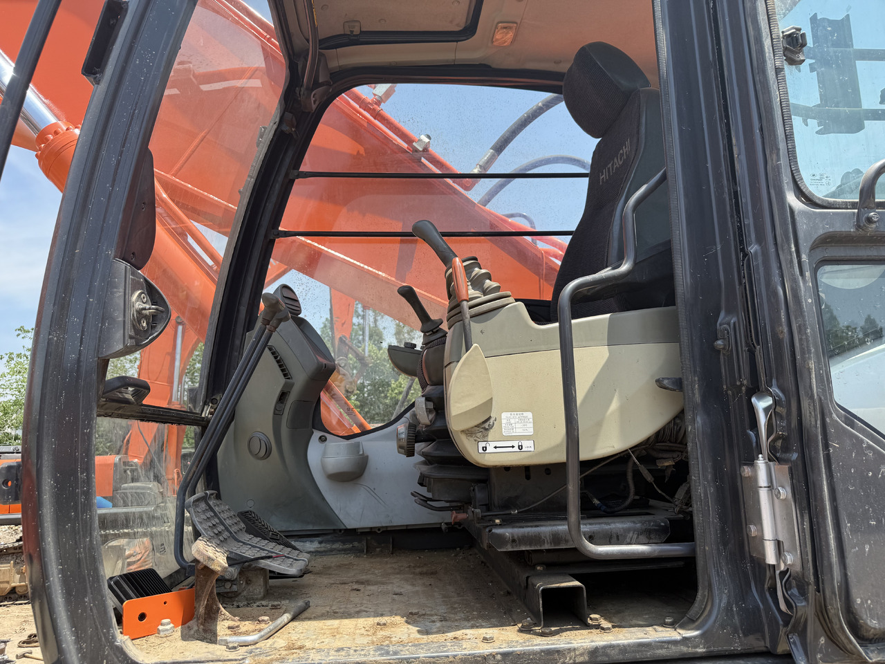 HITACHI used hitachi 350-5g excavator в лизинг HITACHI used hitachi 350-5g excavator: фото 18 HITACHI used hitachi 350-5g excavator в лизинг HITACHI used hitachi 350-5g excavator: фото 18