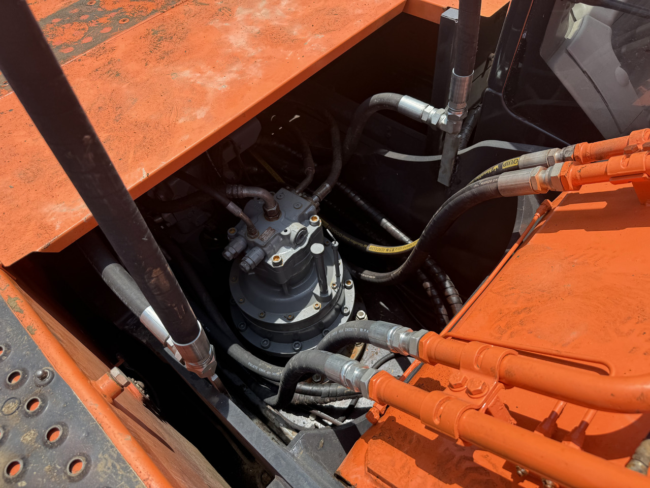 HITACHI used hitachi 350-5g excavator в лизинг HITACHI used hitachi 350-5g excavator: фото 24 HITACHI used hitachi 350-5g excavator в лизинг HITACHI used hitachi 350-5g excavator: фото 24