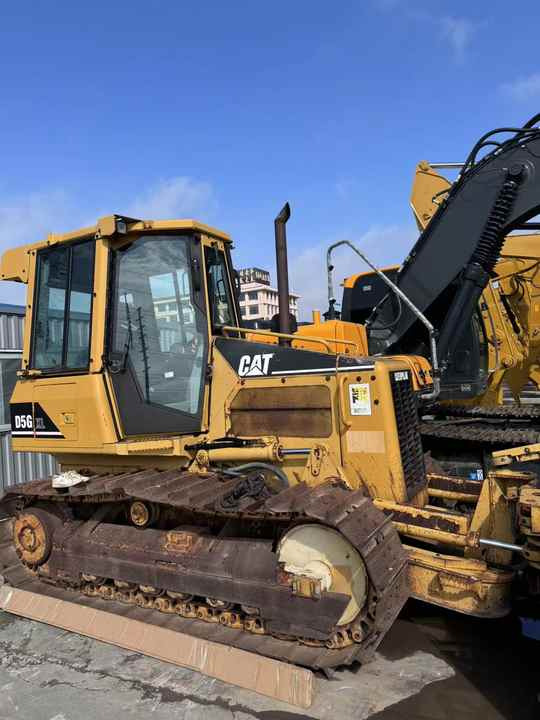 Used Cat D5G Crawler Bulldozer Original CAT Brand Bulldozer Second Hand Cat D5H D5 D5C D5N D5M LGP Dozer for Sale - Бульдозер: фото 2 Used Cat D5G Crawler Bulldozer Original CAT Brand Bulldozer Second Hand Cat D5H D5 D5C D5N D5M LGP Dozer for Sale - Бульдозер: фото 2