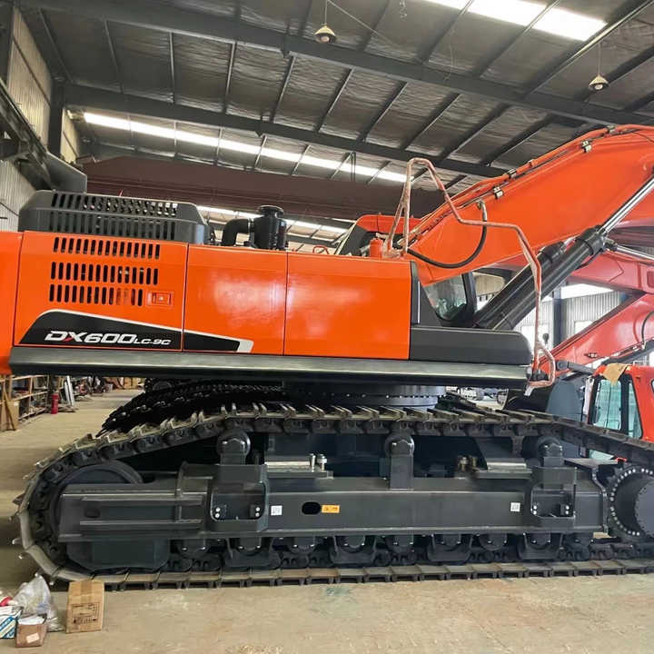 Used Excavator Doosan DX600 Excavators Mini Equipment Earth Moving Machinery Doosan Digger Excavator for Sale - Экскаватор: фото 1 Used Excavator Doosan DX600 Excavators Mini Equipment Earth Moving Machinery Doosan Digger Excavator for Sale - Экскаватор: фото 1