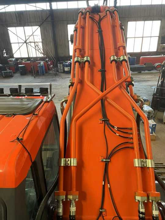 Used Excavator Doosan DX600 Excavators Mini Equipment Earth Moving Machinery Doosan Digger Excavator for Sale - Экскаватор: фото 4 Used Excavator Doosan DX600 Excavators Mini Equipment Earth Moving Machinery Doosan Digger Excavator for Sale - Экскаватор: фото 4