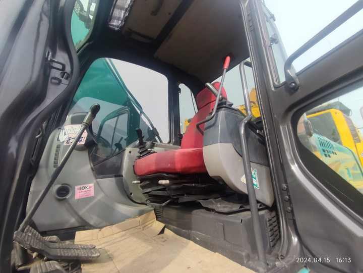 Used Japan Brand Kobelco SK260-8 Hydraulic Digger High Quality Kobelco Sk200 260 Crawler Excavator in Stock on Sale - Экскаватор: фото 4 Used Japan Brand Kobelco SK260-8 Hydraulic Digger High Quality Kobelco Sk200 260 Crawler Excavator in Stock on Sale - Экскаватор: фото 4