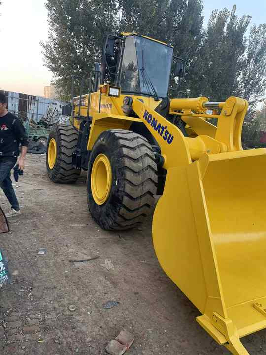 Used Komatsu WA380-3 Front Loader in Very Good Condition Strong Power komatsu 380 Wheel Loader Low Price Hot Sale - Колёсный погрузчик: фото 2 Used Komatsu WA380-3 Front Loader in Very Good Condition Strong Power komatsu 380 Wheel Loader Low Price Hot Sale - Колёсный погрузчик: фото 2