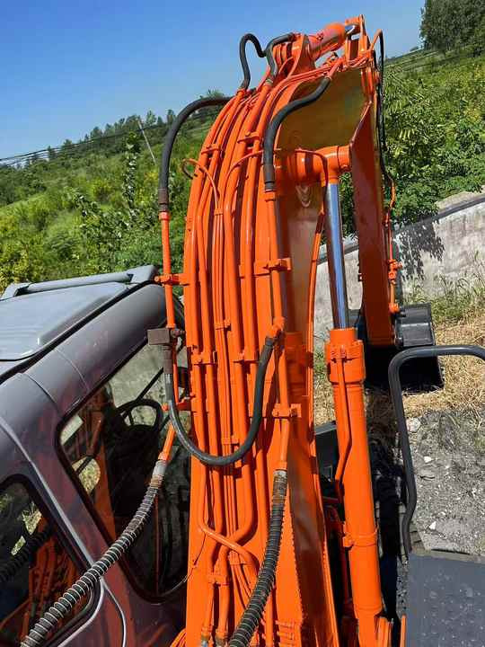 Экскаватор Used Wheel Excavator Hitachi ZX 130W Made in Japan 13ton Hitachi Zx130w Wheel Excavator Price Used Hitachi Zx130 Excavator SALE: фото 6