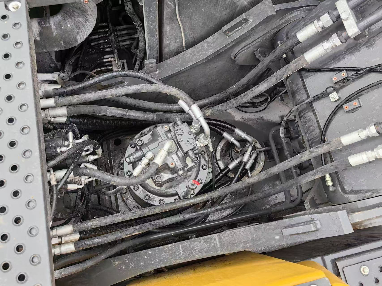 Гусеничный экскаватор volvo ec240 [ Copy ]: фото 13