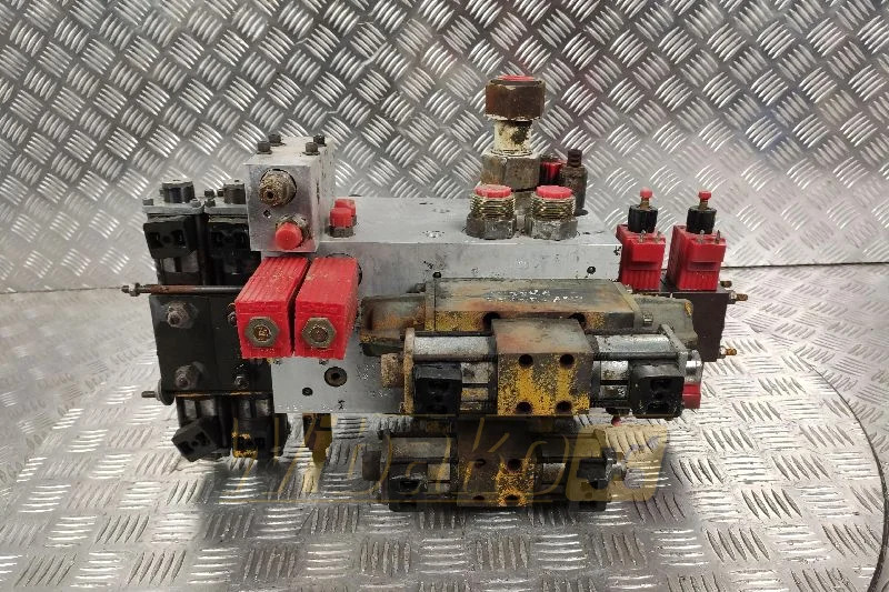 Parker HFC32521B 79260035 - Гидравлический клапан для Строительной техники: фото 1 Parker HFC32521B 79260035 - Гидравлический клапан для Строительной техники: фото 1