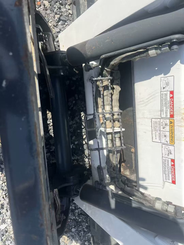 Гусеничный мини-погрузчик BOBCAT T770: фото 6