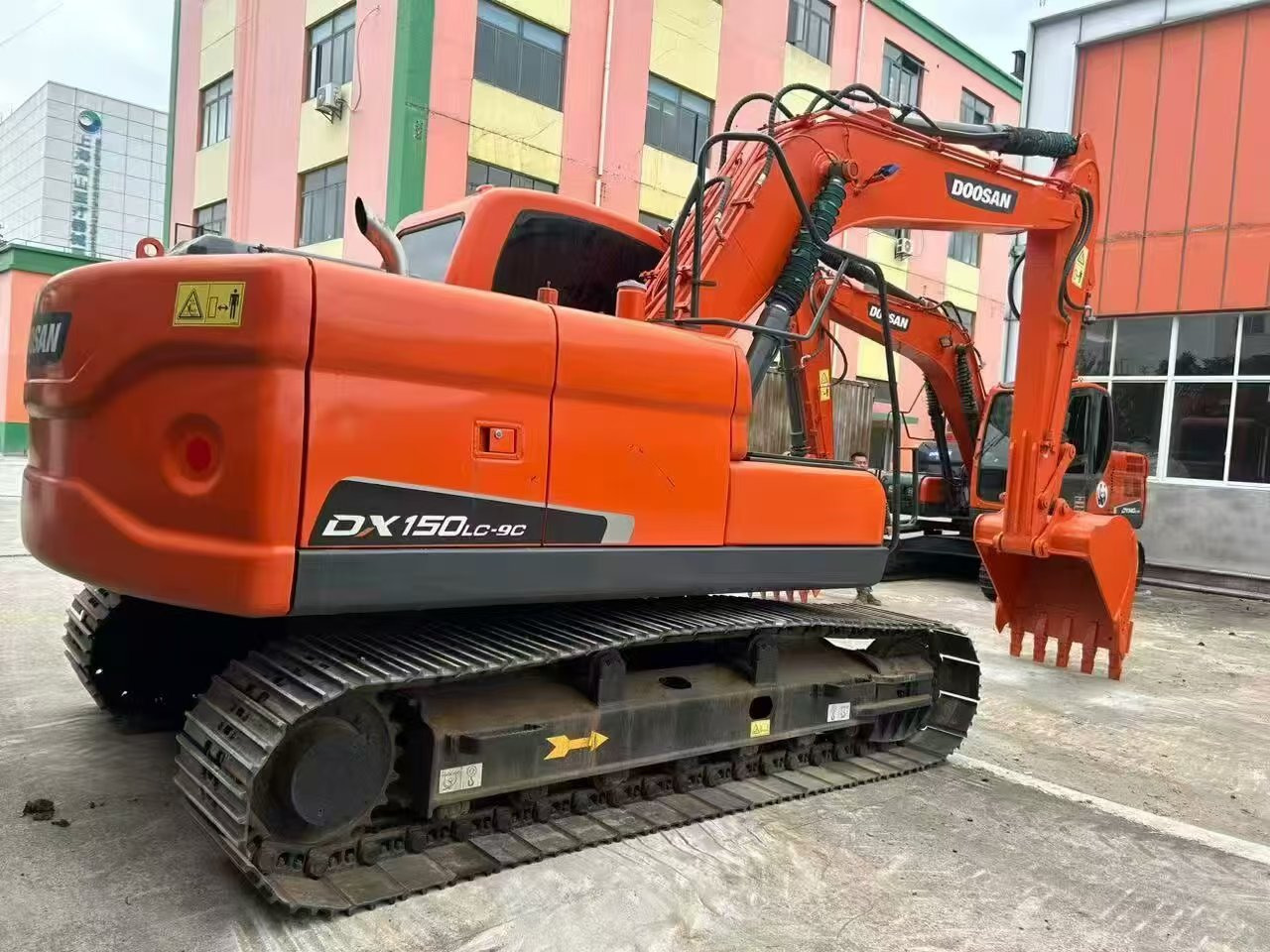 Doosan DX150 - Гусеничный экскаватор: фото 4 Doosan DX150 - Гусеничный экскаватор: фото 4