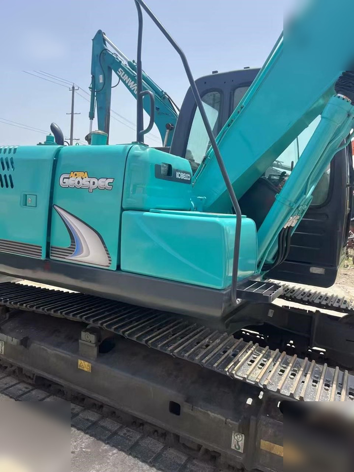 KOBELCO SK130 LC - Гусеничный экскаватор: фото 3 KOBELCO SK130 LC - Гусеничный экскаватор: фото 3