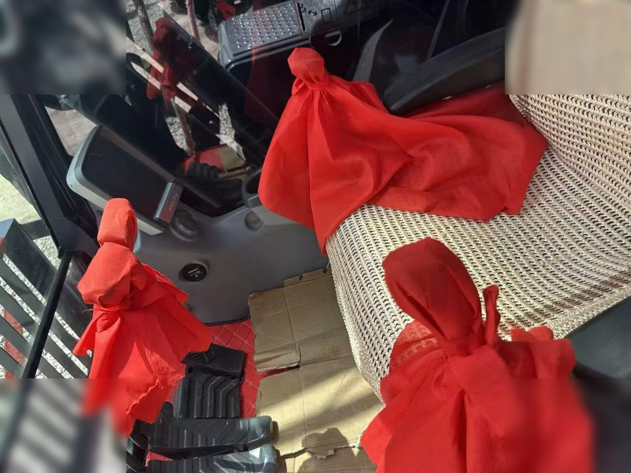 VOLVO EC300 - Гусеничный экскаватор: фото 4 VOLVO EC300 - Гусеничный экскаватор: фото 4