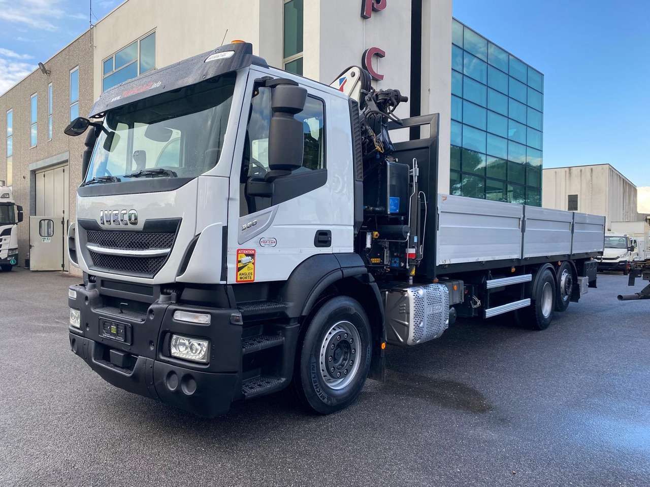 IVECO AD260S36 - Грузовик бортовой/ Платформа: фото 2 IVECO AD260S36 - Грузовик бортовой/ Платформа: фото 2