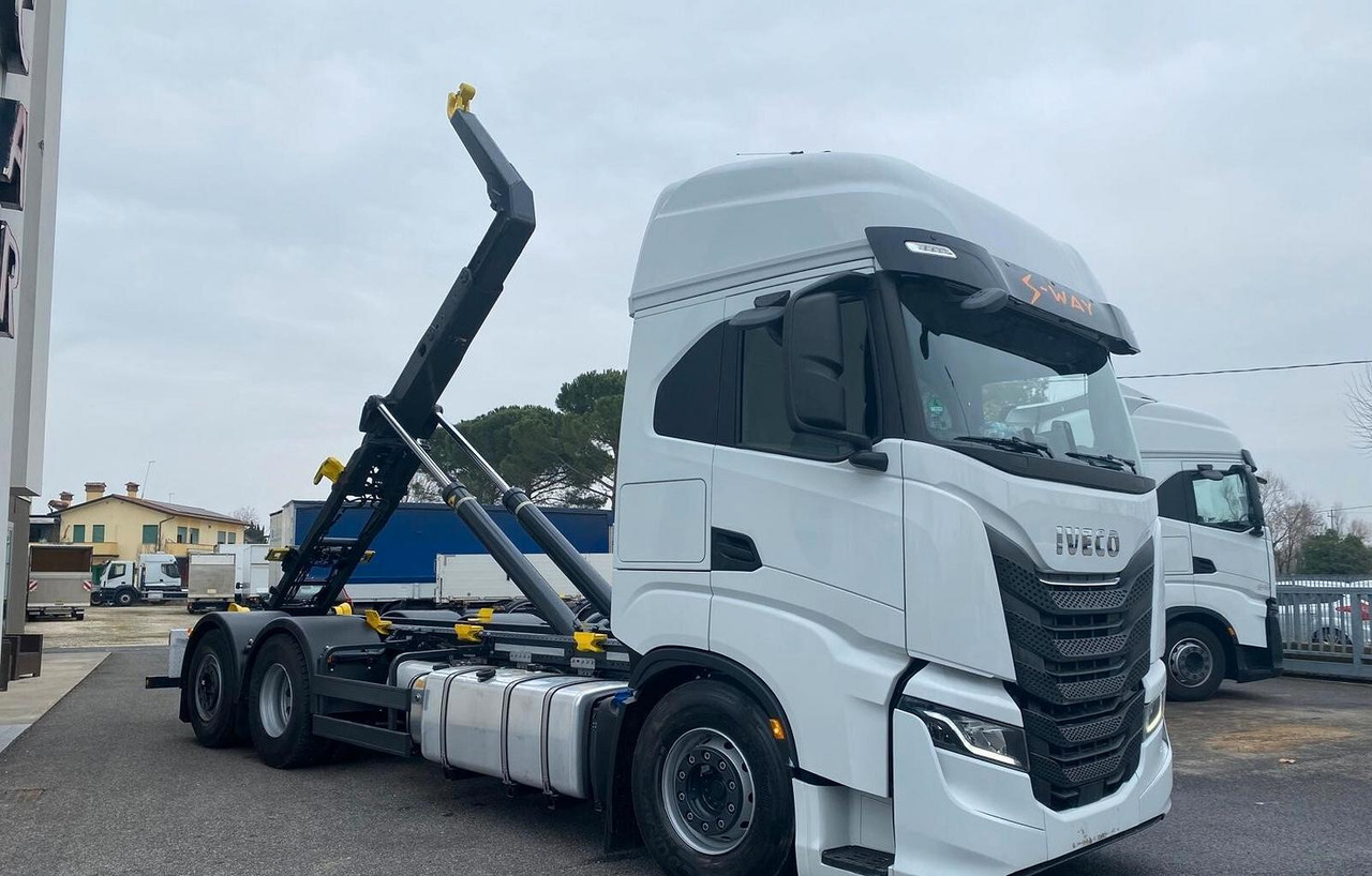 IVECO S-WAY 480 SCARRABILE FULL PNEUMATIC EURO 6 - Крюковой мультилифт: фото 3 IVECO S-WAY 480 SCARRABILE FULL PNEUMATIC EURO 6 - Крюковой мультилифт: фото 3