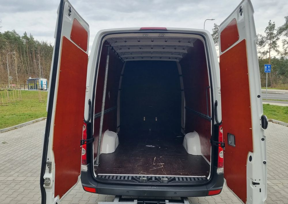 Цельнометаллический фургон Volkswagen Crafter: фото 18