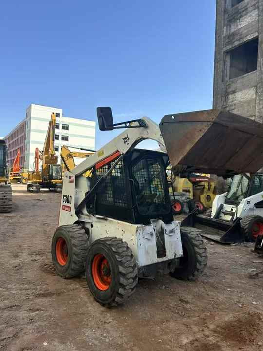 100%Ready Bobcat S300 Well Sold Most Famous Brand High Quality Bobcat S300 Skid Steer Loader for Sale - Мини-погрузчик с бортовым поворотом: фото 4 100%Ready Bobcat S300 Well Sold Most Famous Brand High Quality Bobcat S300 Skid Steer Loader for Sale - Мини-погрузчик с бортовым поворотом: фото 4
