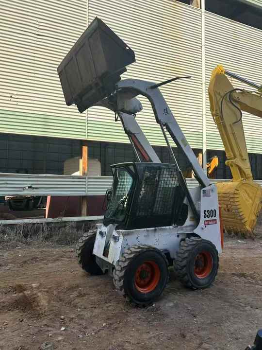 100%Ready Bobcat S300 Well Sold Most Famous Brand High Quality Bobcat S300 Skid Steer Loader for Sale - Мини-погрузчик с бортовым поворотом: фото 5 100%Ready Bobcat S300 Well Sold Most Famous Brand High Quality Bobcat S300 Skid Steer Loader for Sale - Мини-погрузчик с бортовым поворотом: фото 5